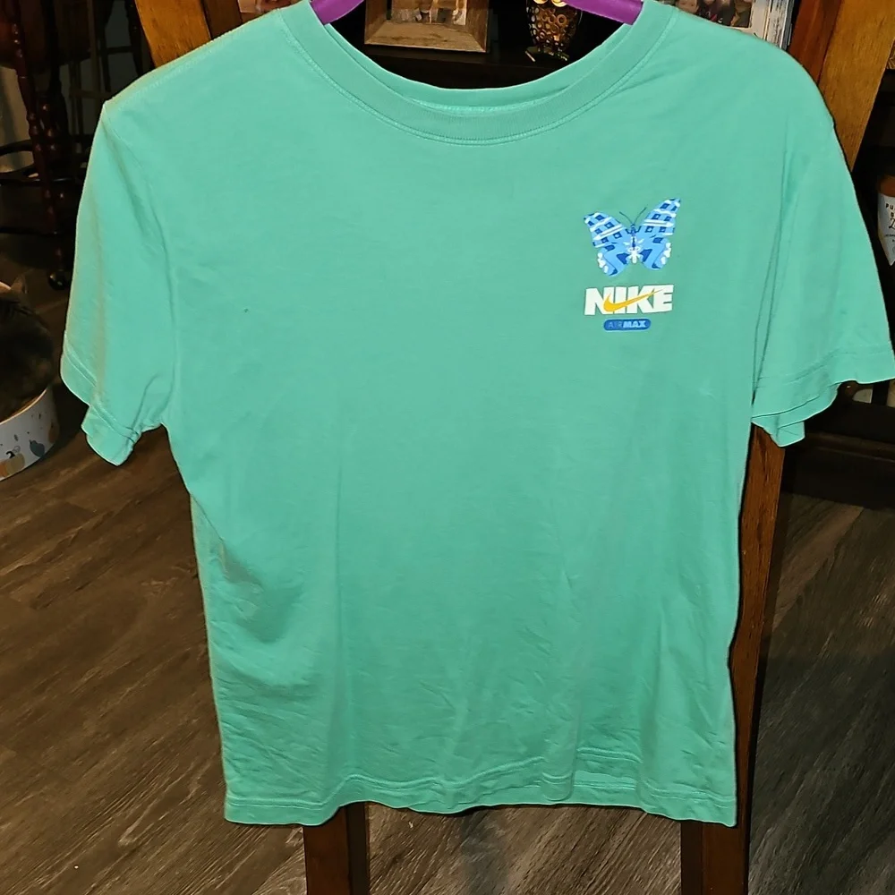 Nike Loose Fit Youth Girls Sz Medium Tshirt. Super Cute